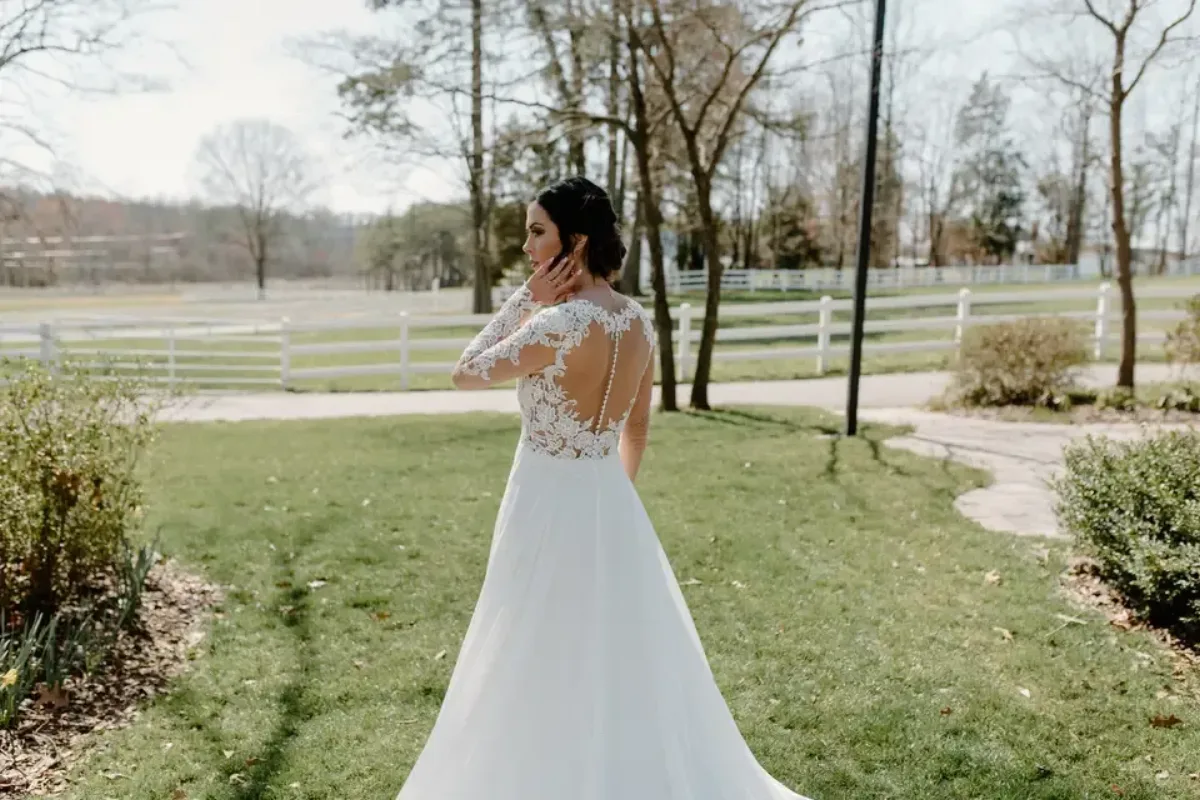 Hannah Booth Photo & Video