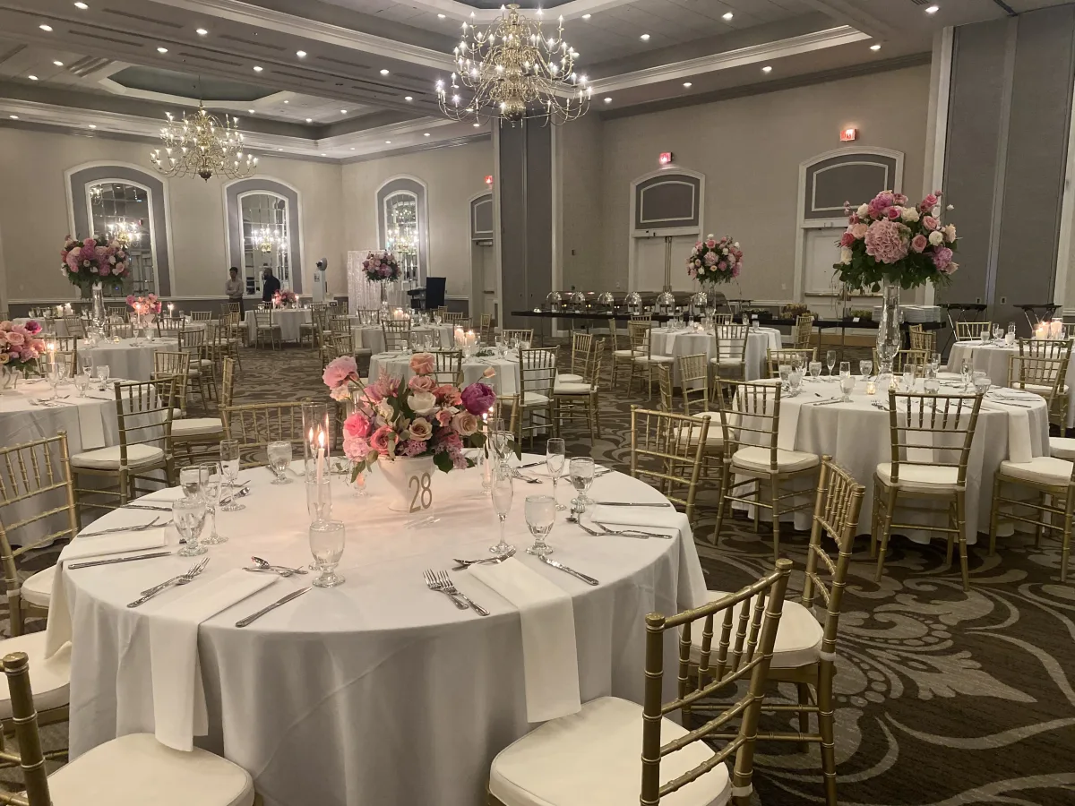 Le Meridien Charlotte/Sheraton Charlotte Hotel