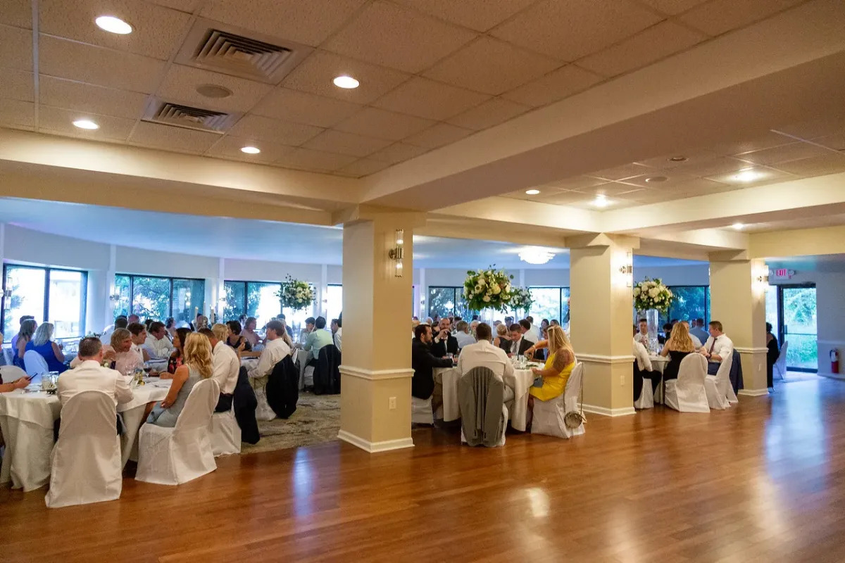 Meadowbrook Inn